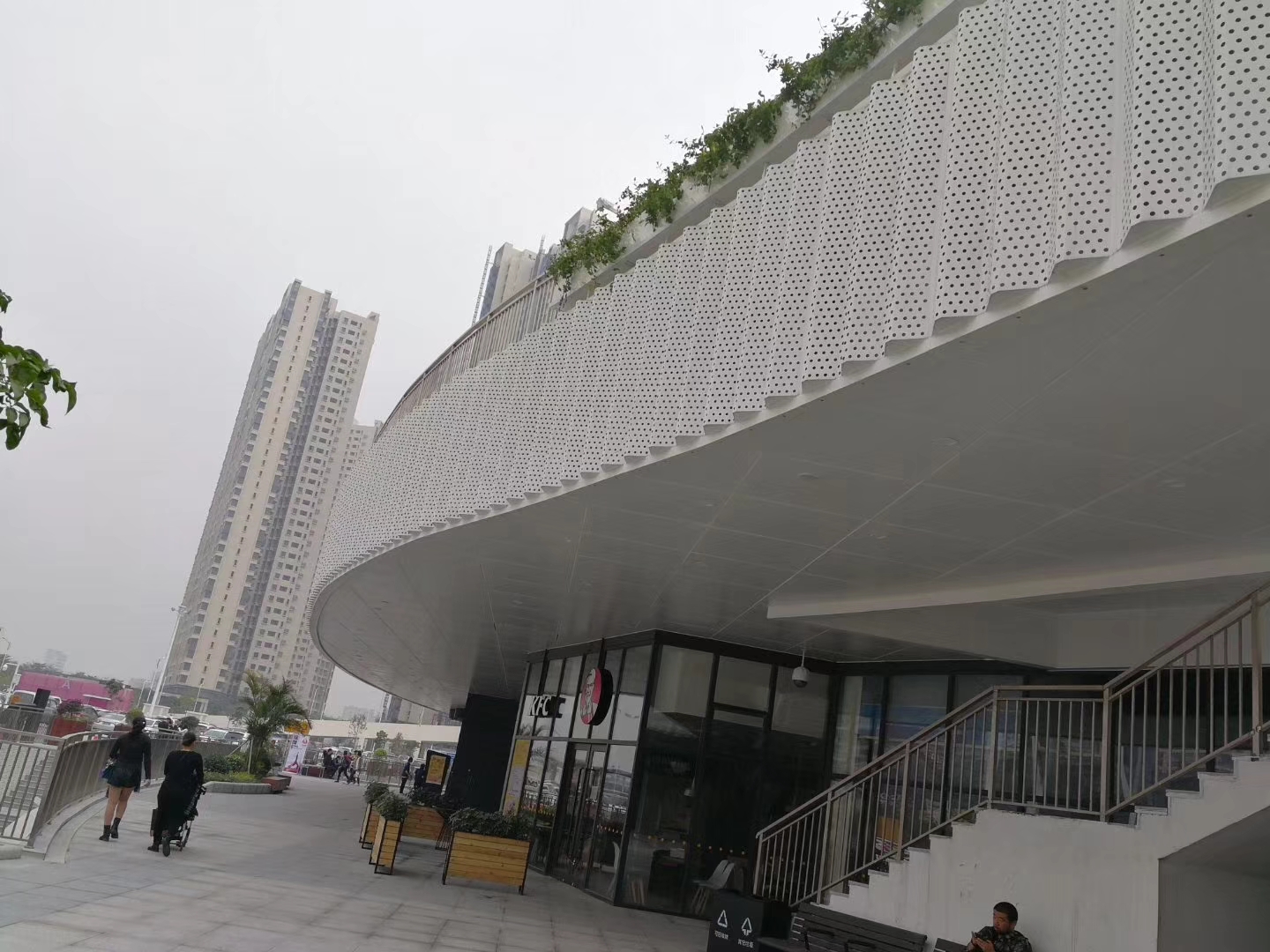 鹹陽商（shāng）場門頭（tóu）鋁單板